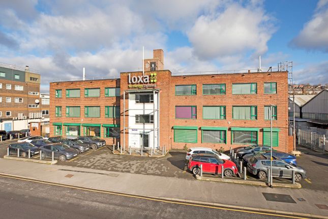 Office to let in Units F1, And S2, 102 Kirkstall Road, Leeds