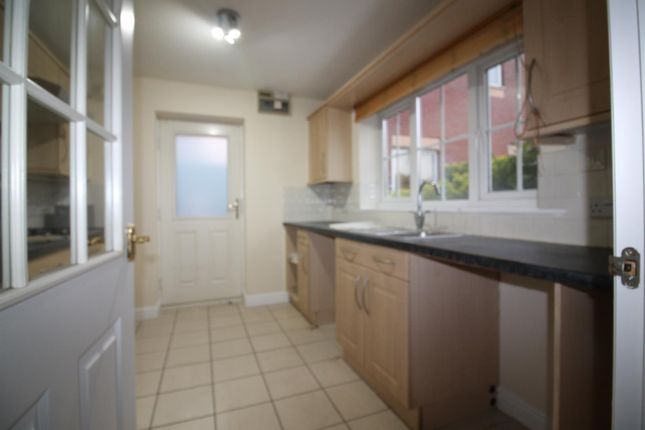 62, Saville Close, Telford photo 4