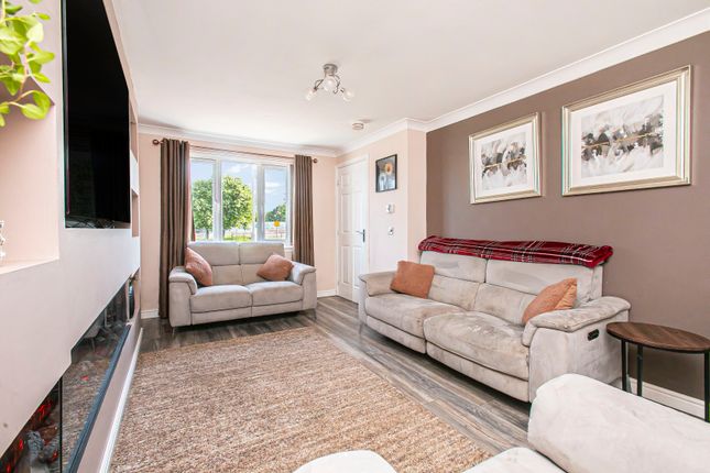 40, Woodmill Grove, Dunfermline photo 4