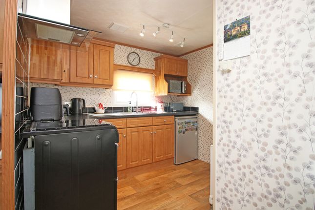 18, Ingledene Caravan Site, Thornton-Cleveleys photo 3