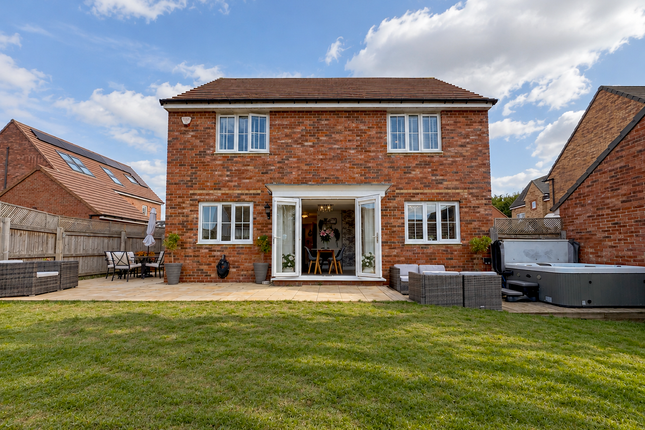 8, Benjamin Bevin Road, Northampton photo 2