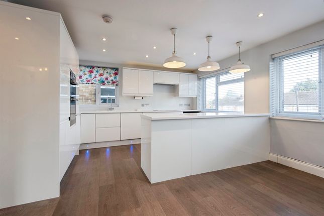 Birchen Grove, Luton photo 4