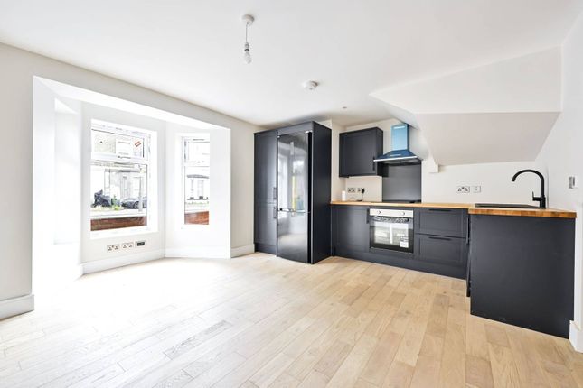 Thumbnail Flat for sale in Garratt Lane, Tooting