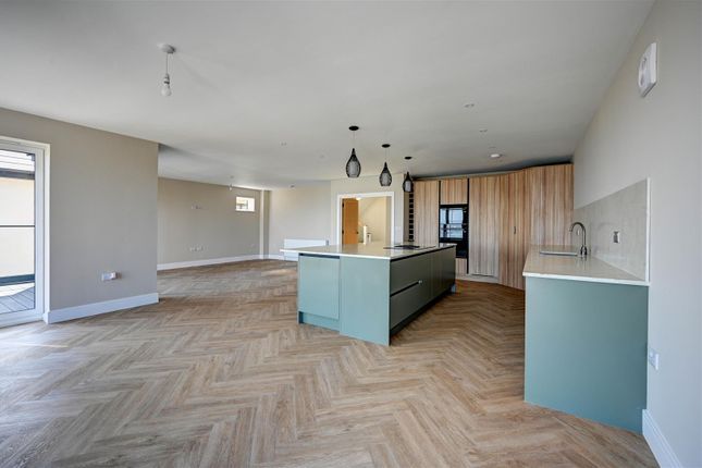 70b, Marine Parade, Gorleston photo 2
