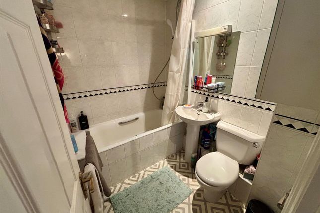 Bath 1.Jpg