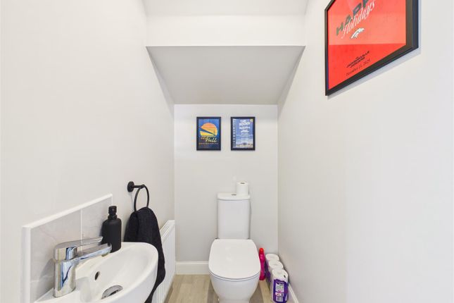 21, Waudby Close, Hessle photo 3