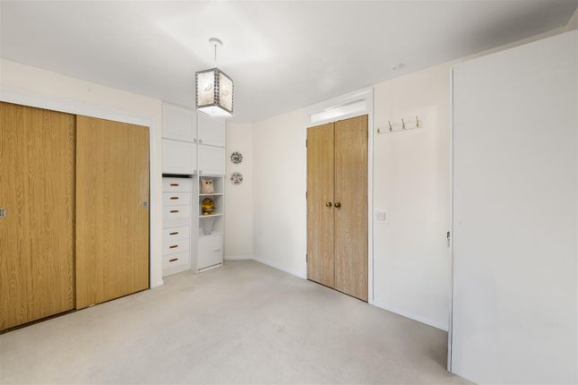 19, Woodlea Court, Uxbridge photo 4