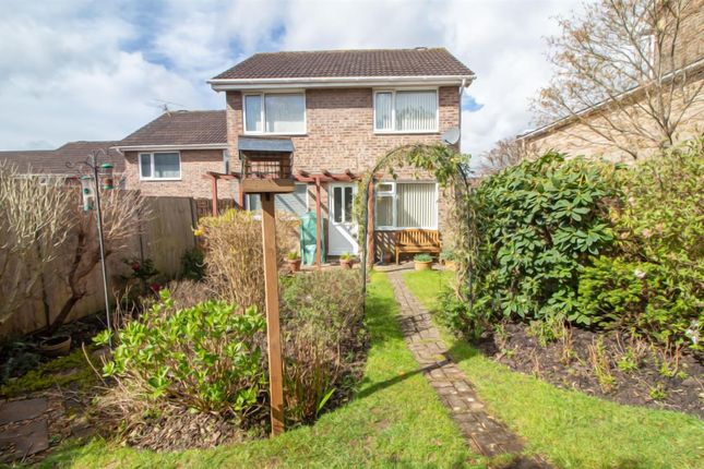 Semi-detached house for sale in Roselands, Lovedean