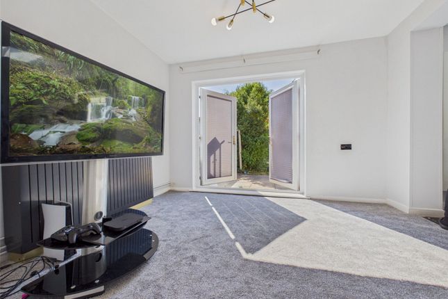 33, Blackthorn Avenue, Middlesex photo 4