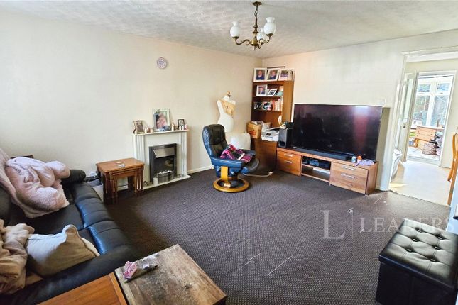 32, Marsh Avenue, Worcester photo 3