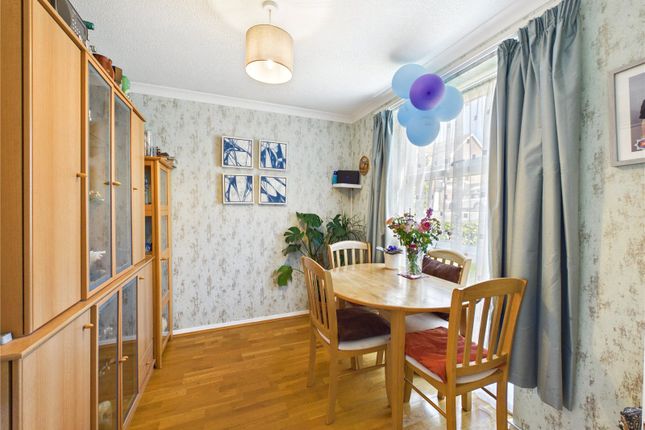 8, Anemone Court, Essex photo 3