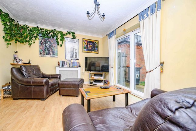 17, Meadhook Drive, Bedford photo 4
