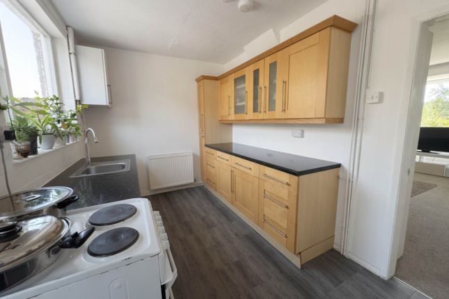 26, Reston Path, Borehamwood photo 4