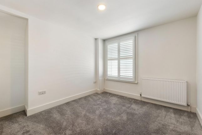 Flat to rent in Warley Street, Great Warley, Brentwood