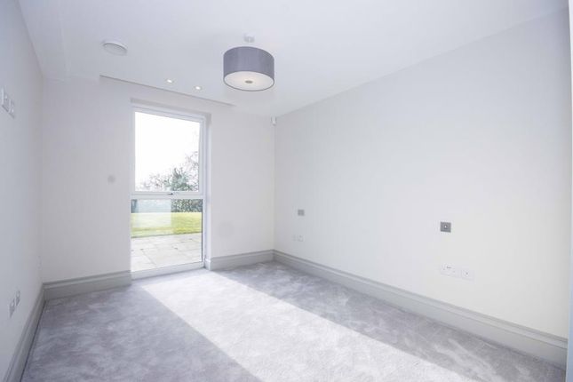 Flat to rent in The Drive, Ickenham
