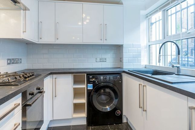 Flat to rent in Hargrave Road, London