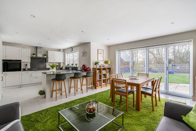 1, Astley Close, Little Kineton photo 2