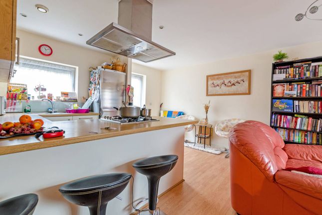 Flat for sale in Redbourn Court, Beckton, London