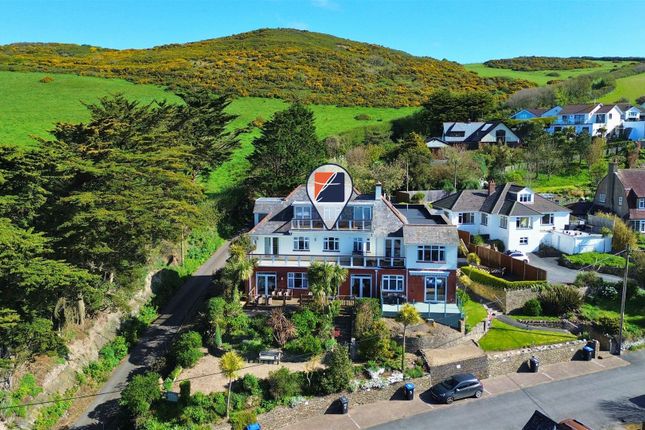 Flat 6, Pandora Court, Springfield Road, Woolacombe photo 2
