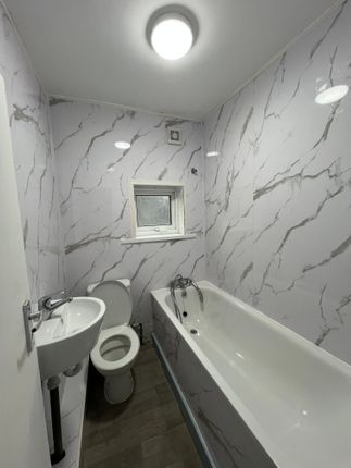 Cambridge Heath Road, London photo 2