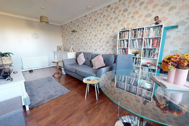 Flat 9 Timken House, Timken Way, Daventry photo 2