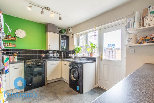 21, Lydia Gardens, Nottingham photo 4