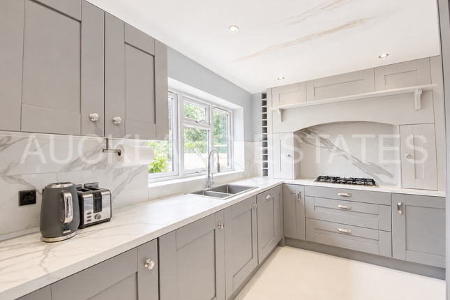 102, Hatfield Road, Potters Bar photo 4