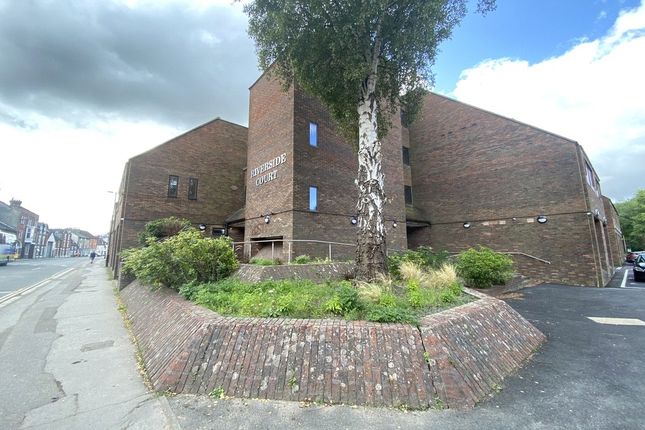 Flat for sale in 47 Riverside Court, 141 Castle Street, Salisbury, Wiltshire