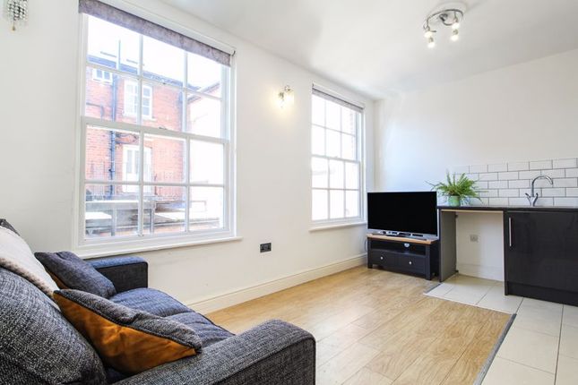 Flat 5, 19, The Crescent, Bedford photo 4