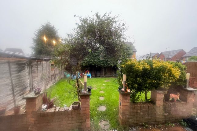 Anita Avenue, Tipton photo 2
