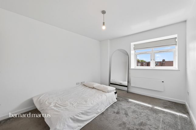 Flat 22, Parkgate House, 356, West Barnes Lane, New Malden photo 3