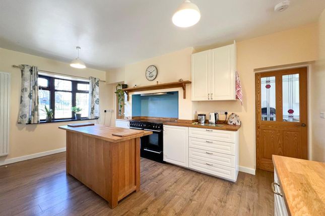 3, Meadowside, Stoke-On-Trent photo 5