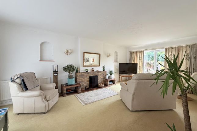 10, Moores Close, Bedford photo 2