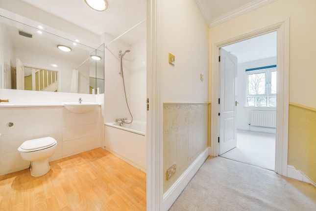 Town house for sale in Samuel Gray Gardens, Kingston Upon Thames