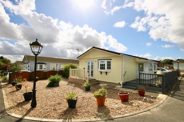 2-bed caravan on 52, Kingsmead Park, Market Rasen, £98,000