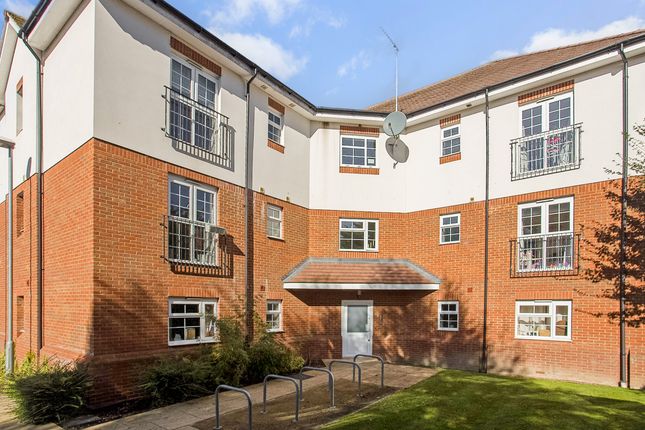 Thumbnail Flat for sale in Millstone Way, Harpenden