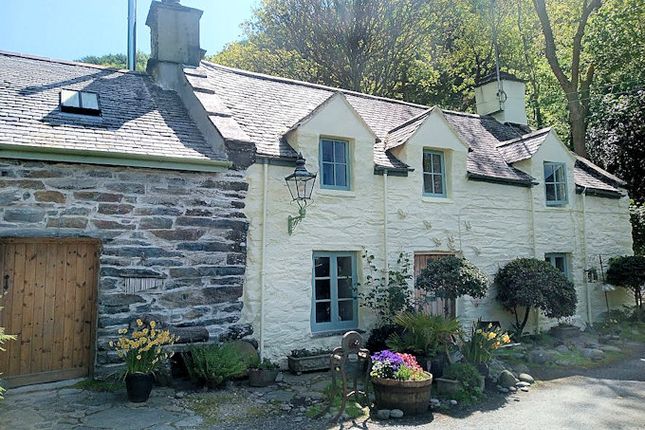 Thumbnail Cottage for sale in Friog, Fairbourne