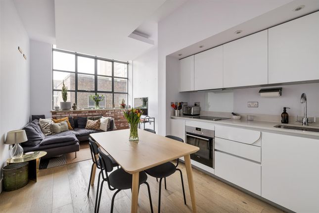 Flat 15, The Textile Building 31A, Chatham Place, London photo 3