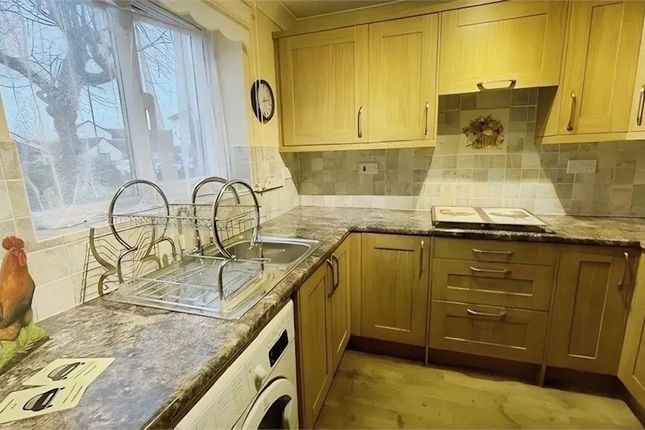 Flat 10 Lydford House, Hameldown Way, Newton Abbot photo 2