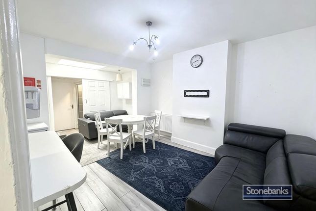 111, Rosebank Avenue, Wembley photo 3