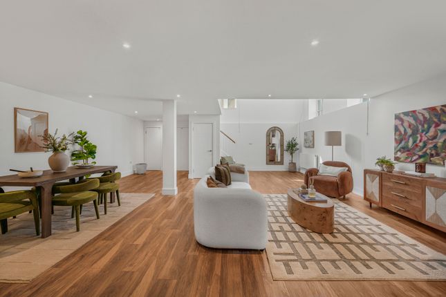 2-bed flat on Flat, 292, Essex Road, London, £750,000