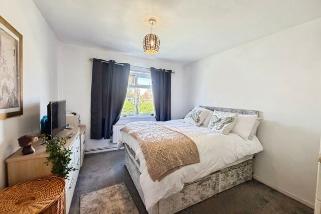 25, St. Davids Crescent, Wigan photo 3