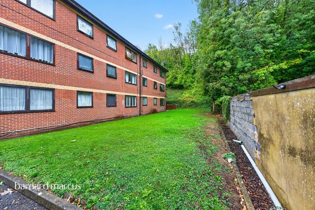 Flat 141, Rosemont Court, Montpelier Road, Purley photo 2