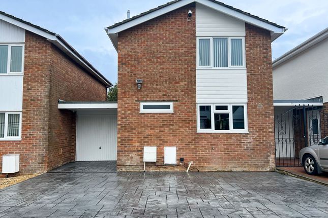 House Front With Driveway &amp; Garage