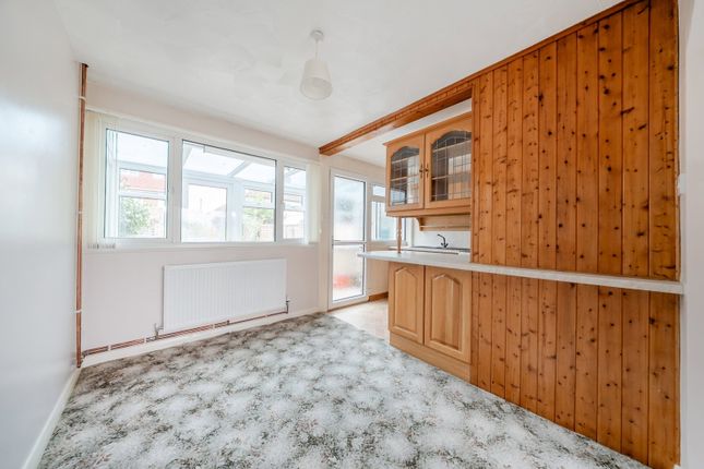 11, Laburnum Garth, York photo 4