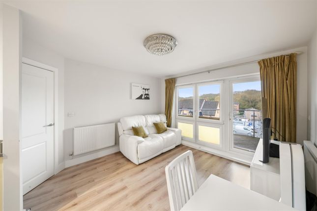 Flat 8, 5, Reservoir Road, Ruislip photo 2