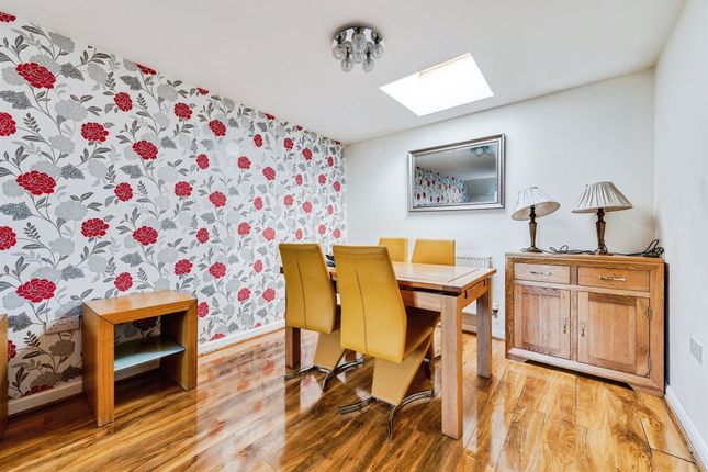 3, Wayte Street, Swindon photo 4