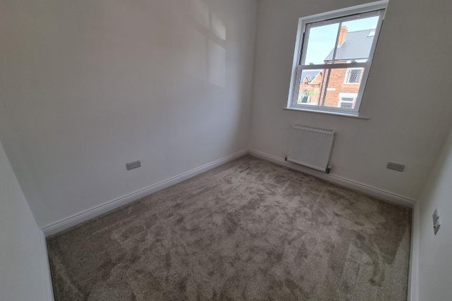 Terraced house to rent in Sydney Street, Brampton, Chesterfield