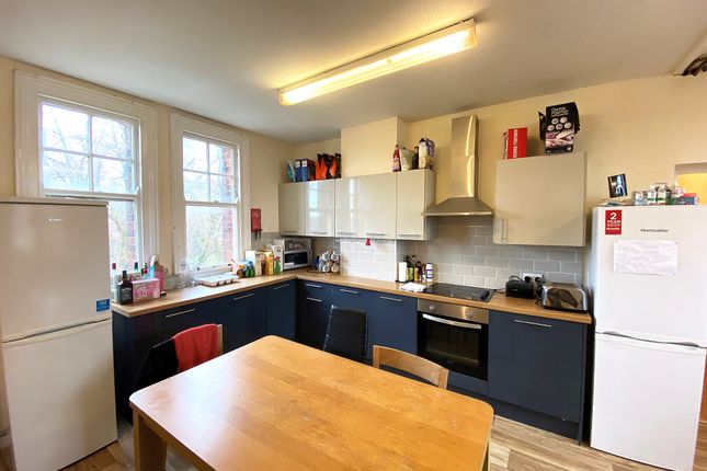 Flat to rent in Aylward Street, Portsmouth