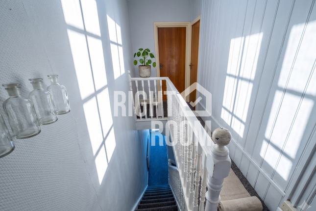 13 Highfield Lane, Southampton photo 2